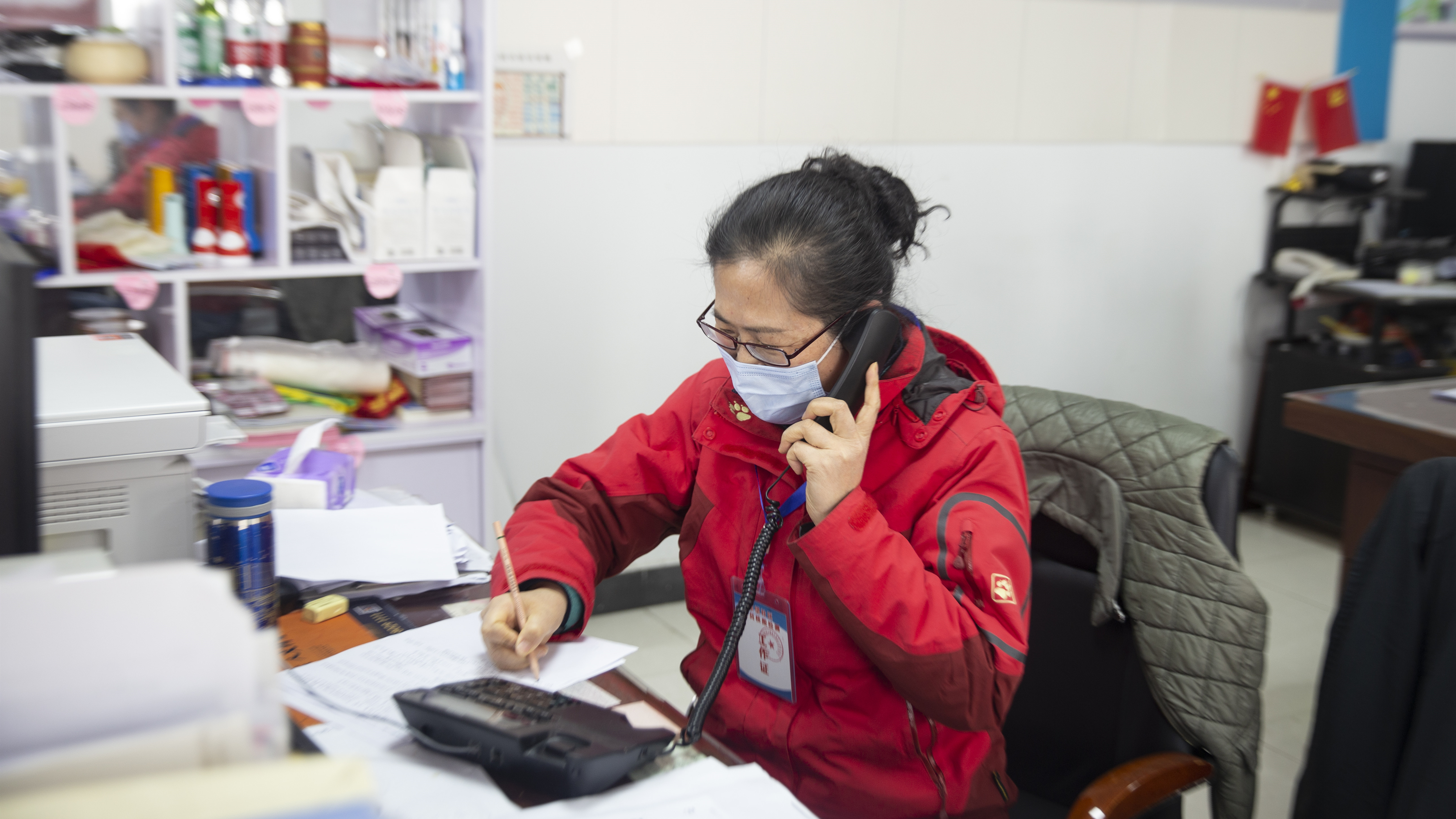 图片8 党员先锋队+志愿者4.jpg